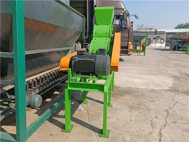 有機肥破碎機設備生產廠家,中藥渣,菌菇渣雙級粉碎機加工設備